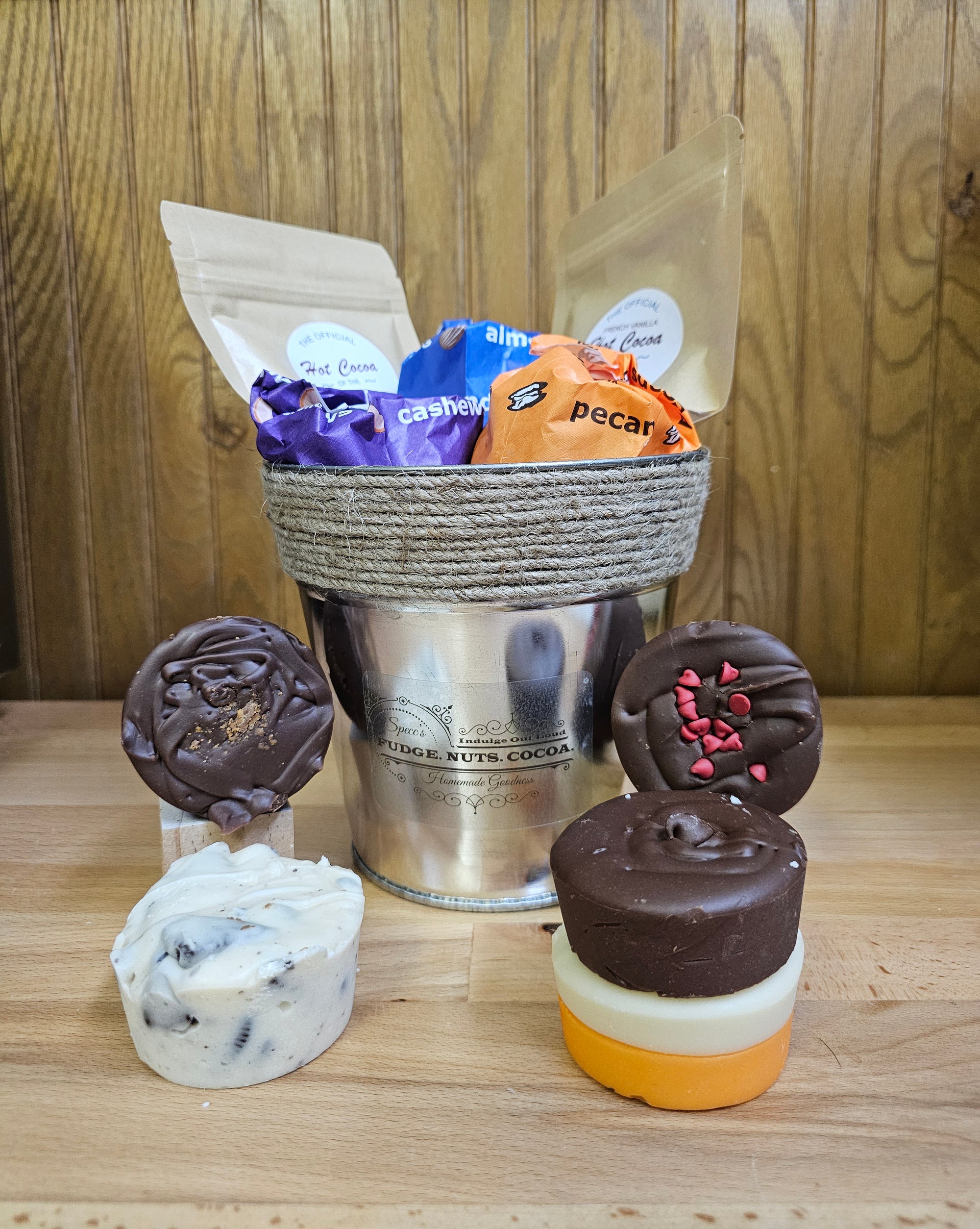 Gift Tin of Fudge, Nuts & Hot Cocoa